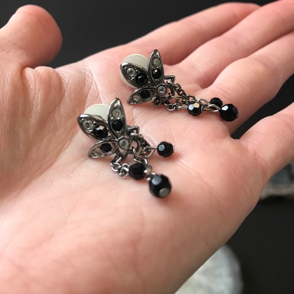 Swarovski Crystal Set Black Flower Necklace Silver Clip On Earrings Goth - Picture 6 of 9
